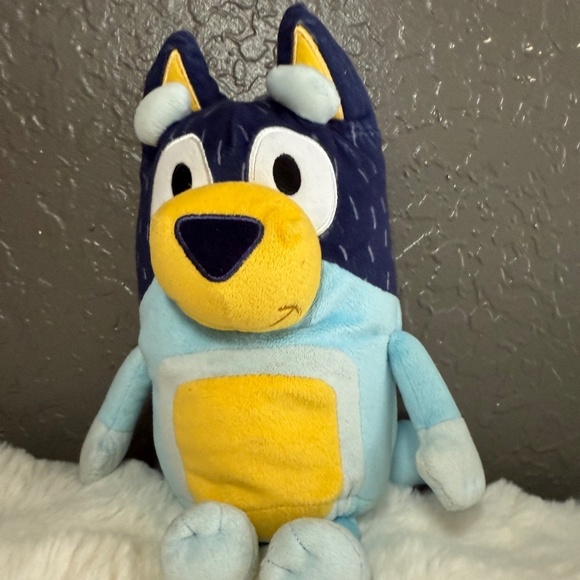 preowned, Bandit (Bluey’s dad) 12 inch Stuffed Animal - Blue - Picture 1 of 2
